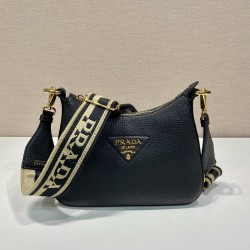 Prada Leather shoulder bag  Size: 24x18x6CM