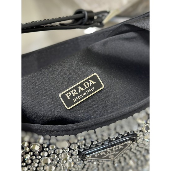 Prada Cleo satin bag with crystals Size: 22x18.5x4.5CM