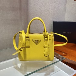 Prada Galleria Saffiano Mini-bag  Size: 20x15x9.5cm