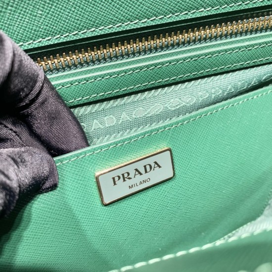 Large Prada Galleria Saffiano leather bag  Size: 33x24x13.5cm