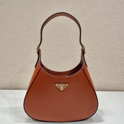 Prada Leather shoulder bag Size: 26x17x4.5CM