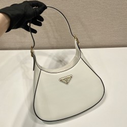 Prada Leather shoulder bag Size: 26x17x4.5CM