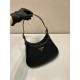 Prada Leather shoulder bag Size: 26x17x4.5CM