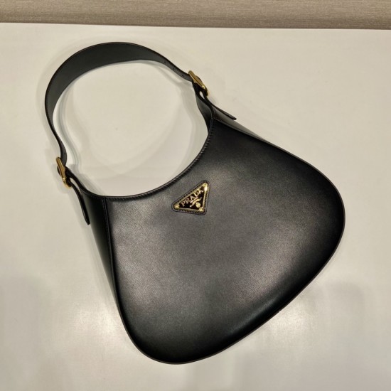 Prada Leather shoulder bag Size: 26x17x4.5CM