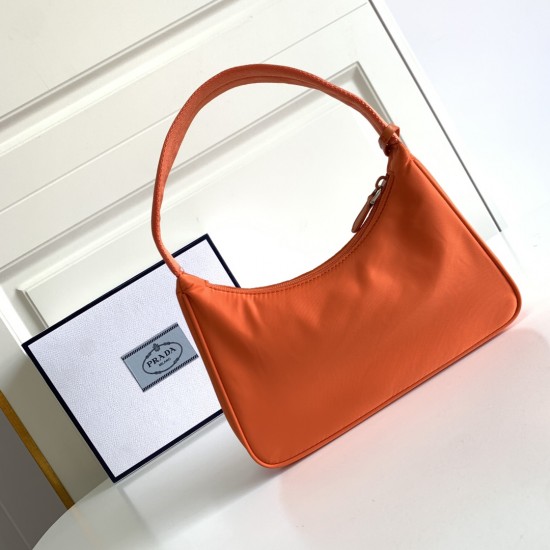 Re-Nylon Prada Re-Edition 2000 mini-bag  Size: 22x17x6CM