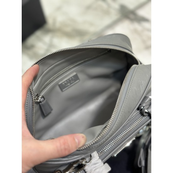 Prada Antique nappa leather multi-pocket top-handle bag Size: 24.5x14x8CM