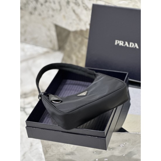 Re-Nylon Prada Re-Edition 2000 mini-bag  Size: 22x17x6CM