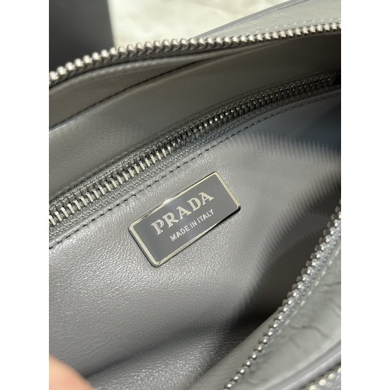 Prada Nappa antique leather multi-pocket shoulder bag Size: 23×10×8CM