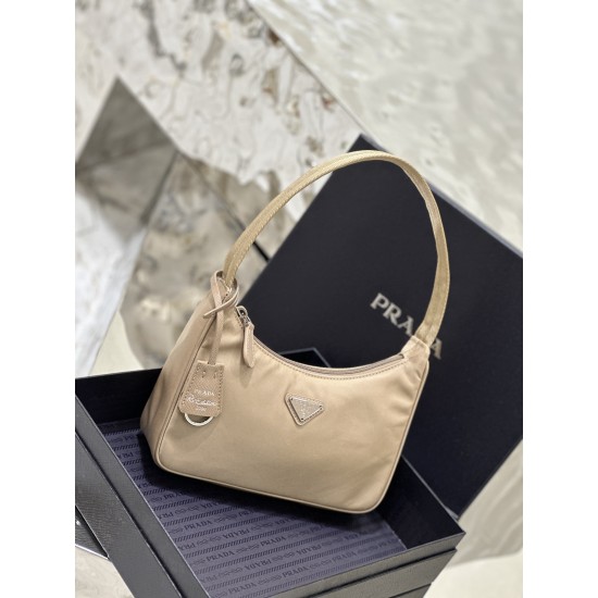 Re-Nylon Prada Re-Edition 2000 mini-bag  Size: 22x17x6CM