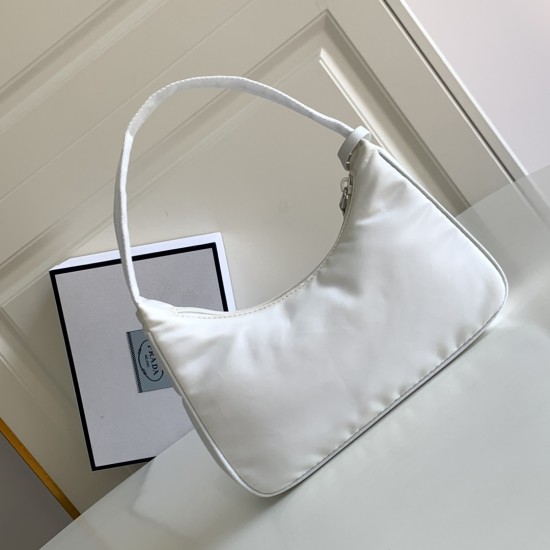 Re-Nylon Prada Re-Edition 2000 mini-bag  Size: 22x17x6CM