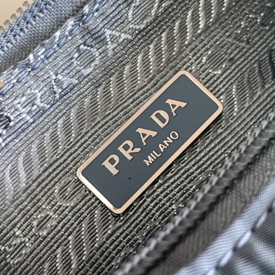 Re-Nylon Prada Re-Edition 2000 mini-bag  Size: 22x17x6CM