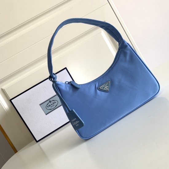 Re-Nylon Prada Re-Edition 2000 mini-bag  Size: 22x17x6CM