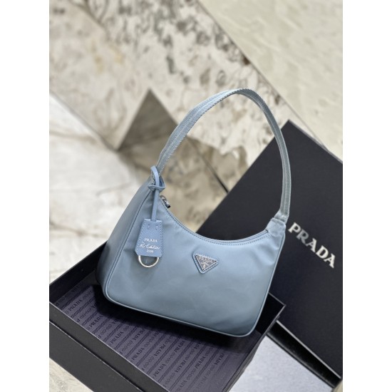 Re-Nylon Prada Re-Edition 2000 mini-bag  Size: 22x17x6CM