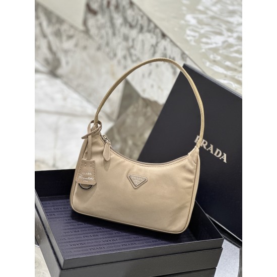 Re-Nylon Prada Re-Edition 2000 mini-bag  Size: 22x17x6CM