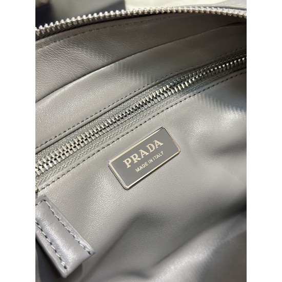 Prada Antique nappa leather multi-pocket top-handle bag Size: 24.5x14x8CM