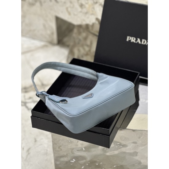 Re-Nylon Prada Re-Edition 2000 mini-bag  Size: 22x17x6CM