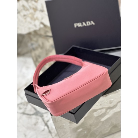 Re-Nylon Prada Re-Edition 2000 mini-bag  Size: 22x17x6CM