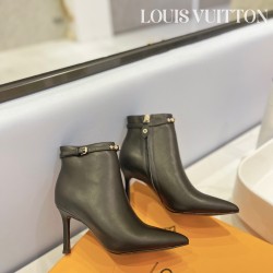 Louis Vuitton Signature Ankle Short Boots