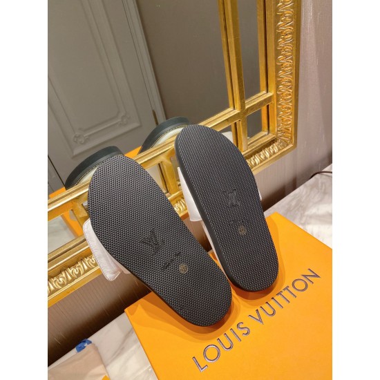 LV Couple model slippers