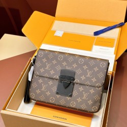 LV S Lock A4 Pouch