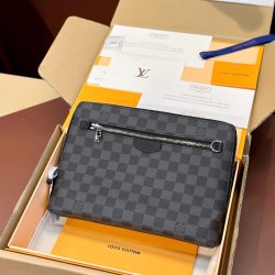 LV New Pouch