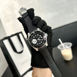Gucci  Watches
