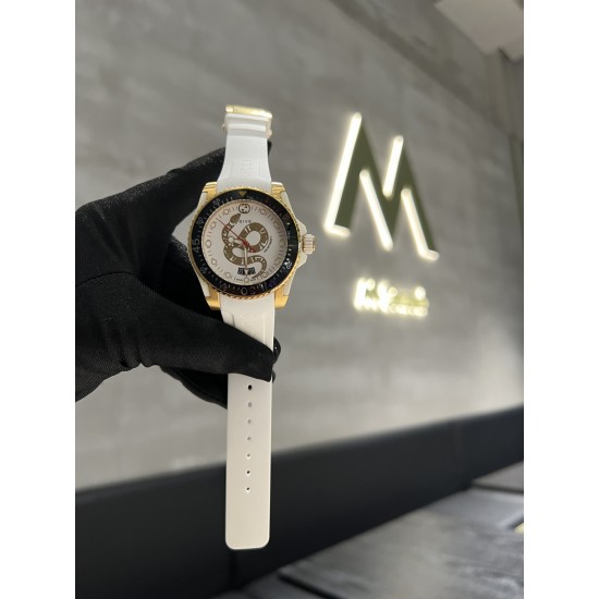 Gucci  Watches