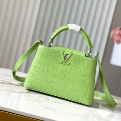 LV Capucines BB   Size: 27 x 18 x 9 CM