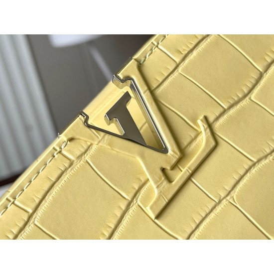 LV Capucines BB   Size: 27 x 18 x 9 CM