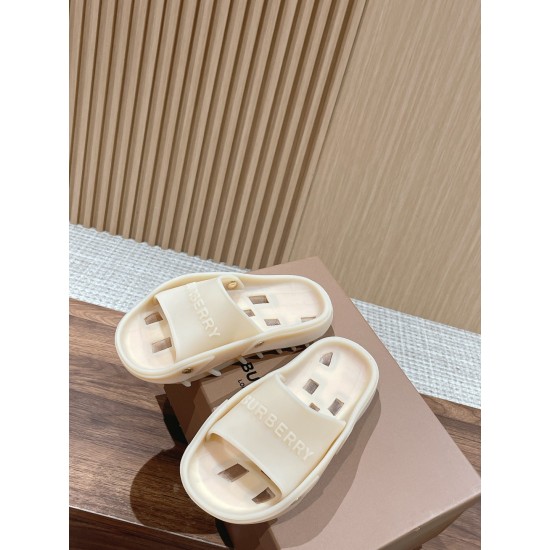 Burberry Couple Beach Slippers