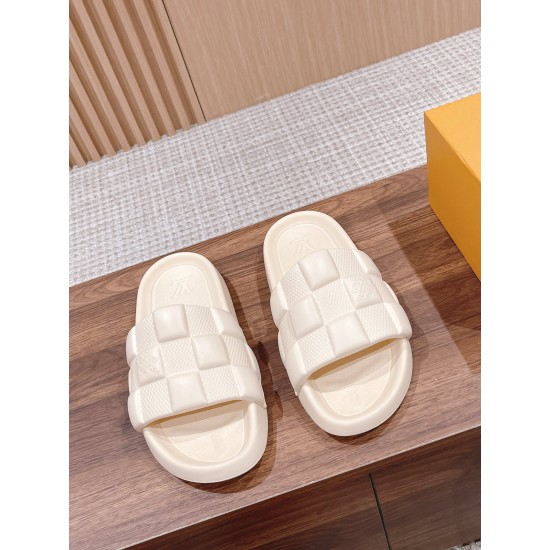 LV Summer Beach Slippers