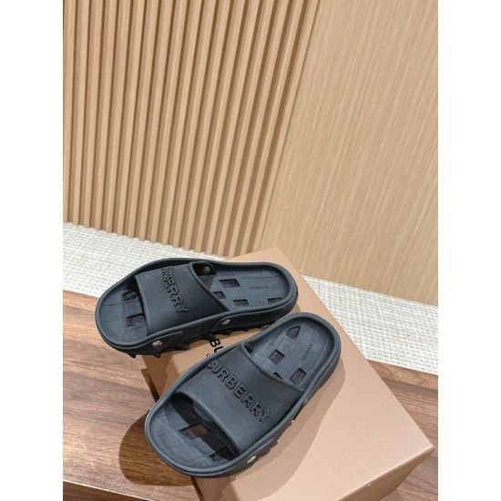 Burberry Couple Beach Slippers