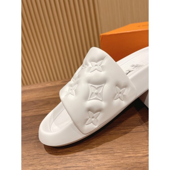 LV Summer Beach Slippers