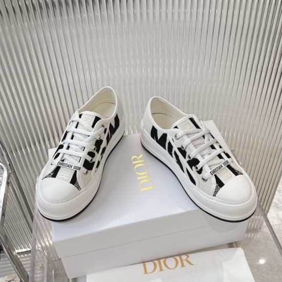 Walk n Dior Platform Sneaker