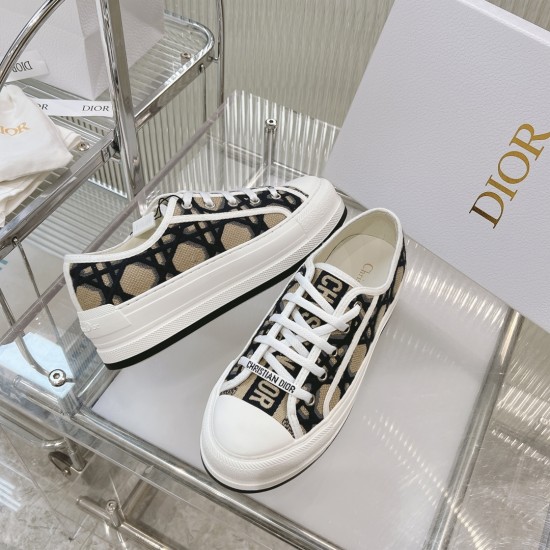 Walk n Dior Platform Sneaker