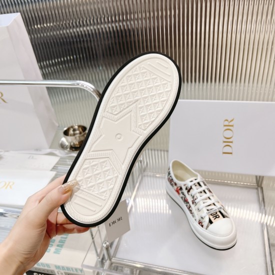 Walk n Dior Platform Sneaker