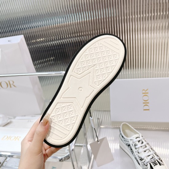 Walk n Dior Platform Sneaker