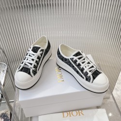 Walk n Dior Platform Sneaker