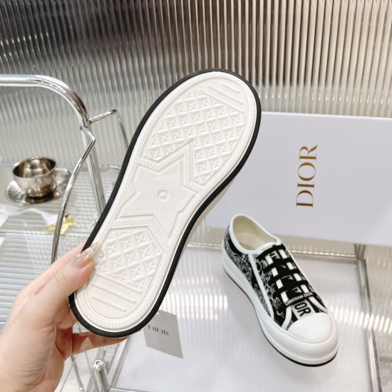 Walk n Dior Platform Sneaker