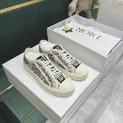 Walk n Dior Platform Sneaker