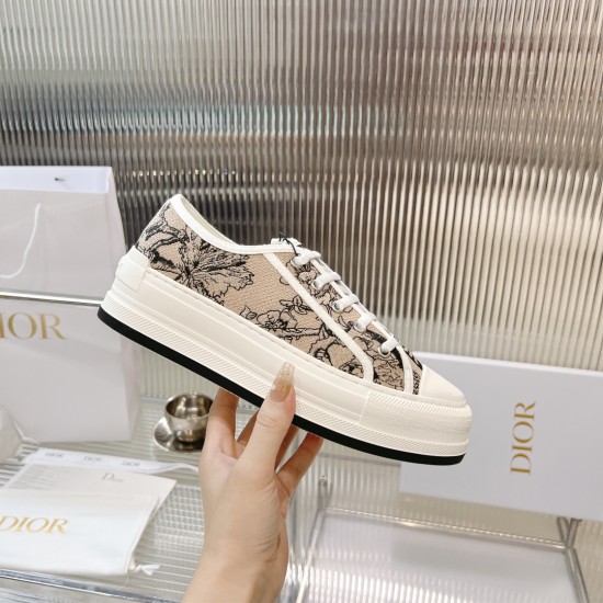 Walk n Dior Platform Sneaker