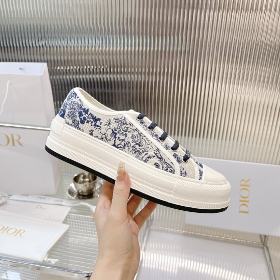 Walk n Dior Platform Sneaker