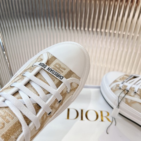 Walk n Dior Platform Sneaker