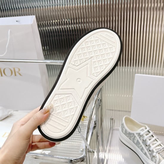 Walk n Dior Platform Sneaker