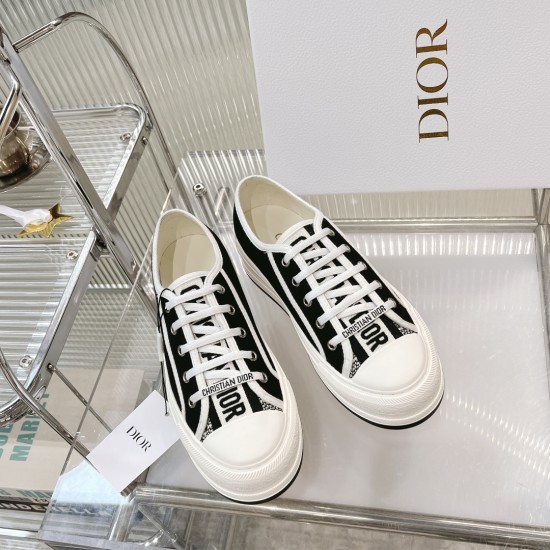 Walk n Dior Platform Sneaker