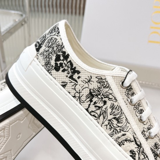 Walk n Dior Platform Sneaker