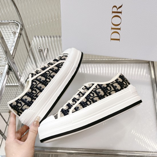 Walk n Dior Platform Sneaker