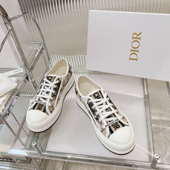 Walk n Dior Platform Sneaker