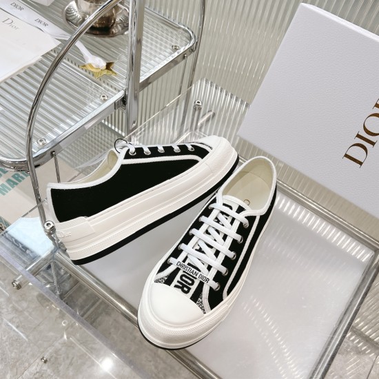 Walk n Dior Platform Sneaker