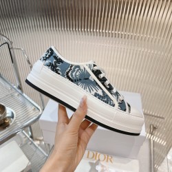 Walk n Dior Platform Sneaker